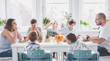 wielodzietna rodzina, obiad, rodzinny posi艂ek